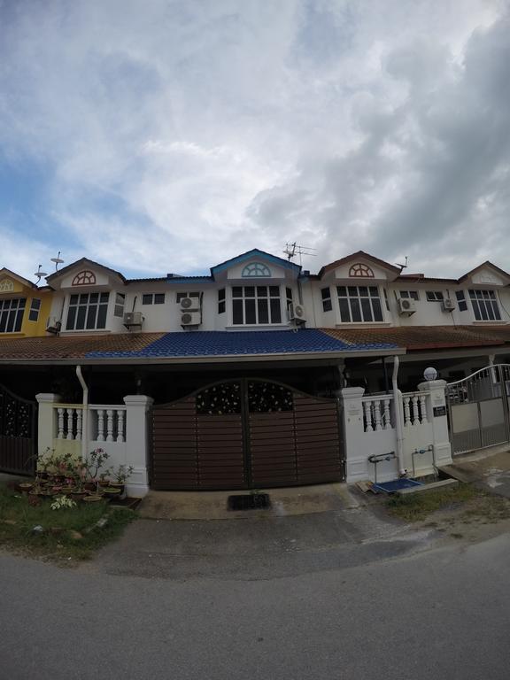 Little Blue House Kemaman Guesthouse Chukai 외부 사진