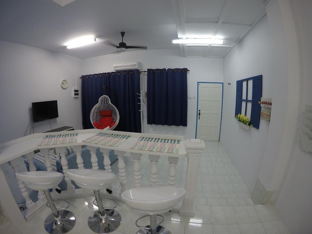 Little Blue House Kemaman Guesthouse Chukai 외부 사진