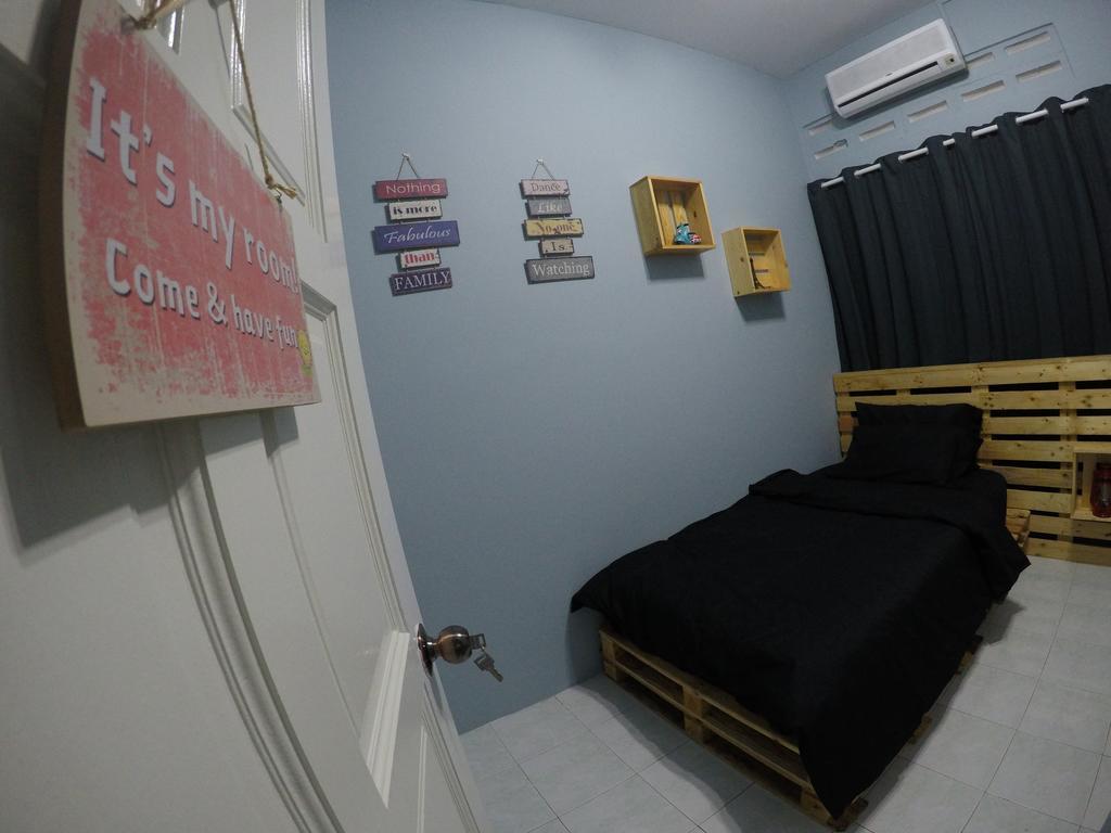 Little Blue House Kemaman Guesthouse Chukai 외부 사진